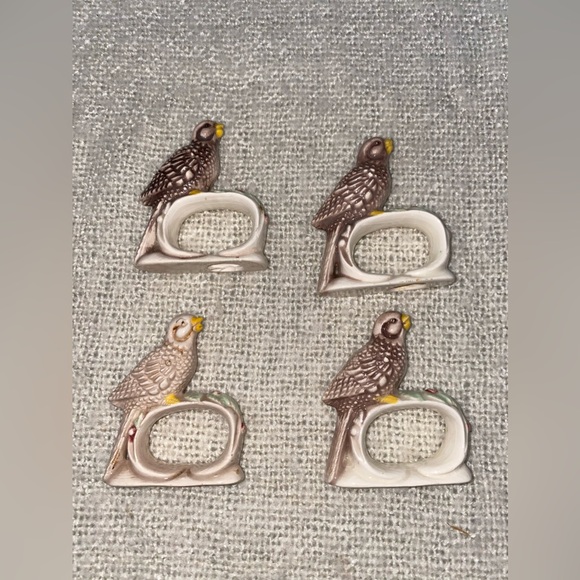 Vintage Ceramic hand painted Napkin ring holders- birds (set of 4). - Picture 3 of 4
